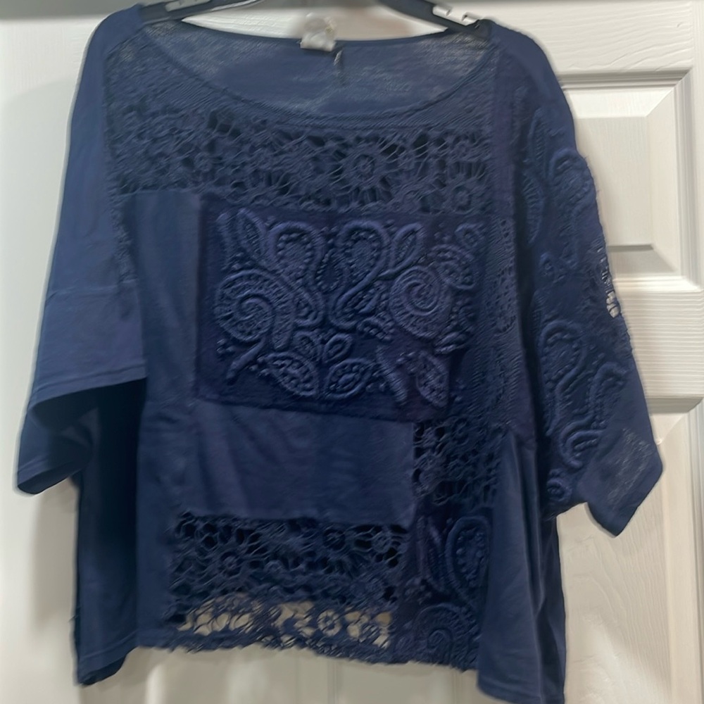 Oversized crop lace navy blue shirt